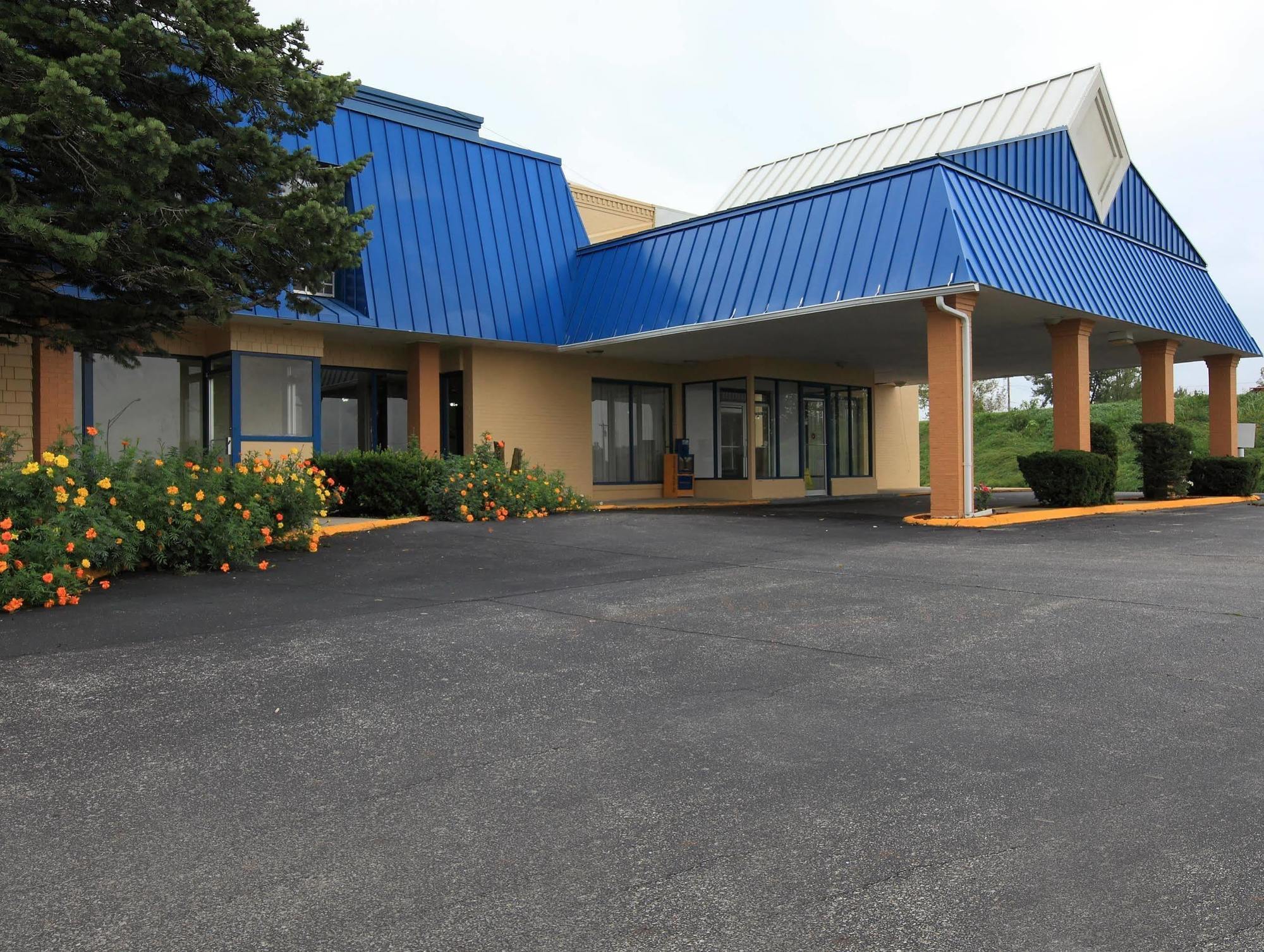 Americas Best Value Inn Newton Exterior photo